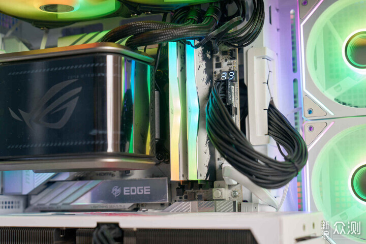 水墨设计性能强劲，七彩虹 iGame 影系列内存_新浪众测